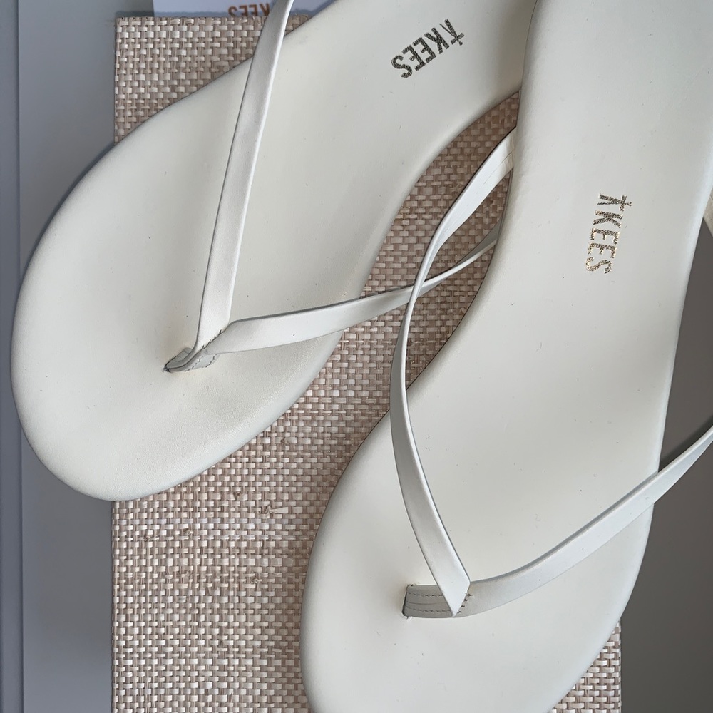 Tkees flip flops